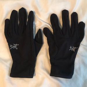 Arc’teryx Windstopper Gloves